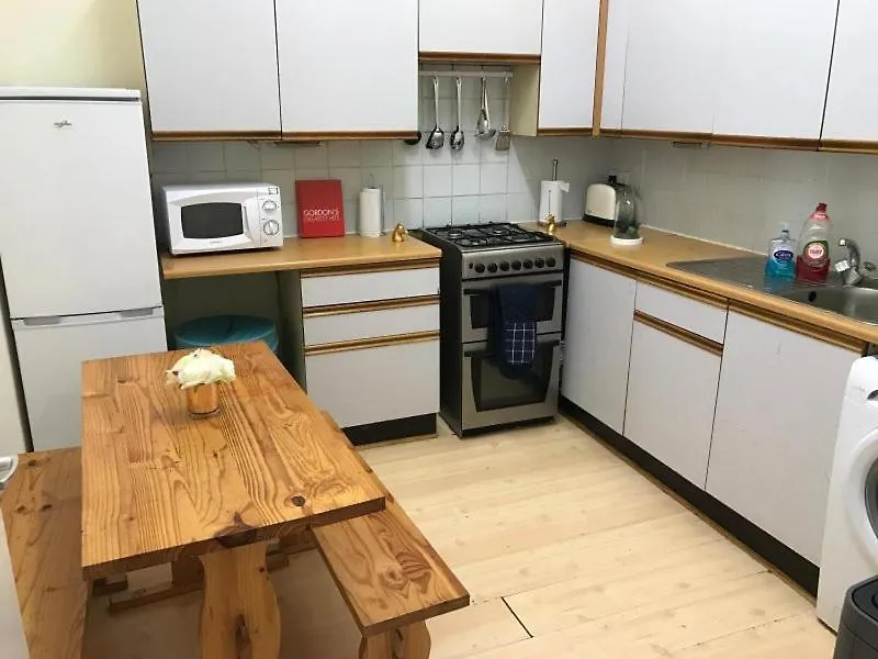 Edinburgh Central Morrison Apartment 0*,  United Kingdom