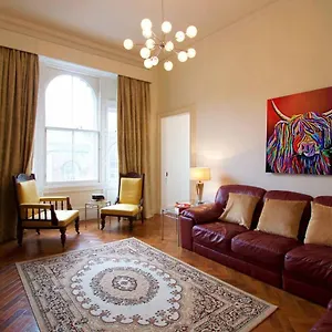Altido Castle Terrace 3 Bedroom - Old Town Edinburgh